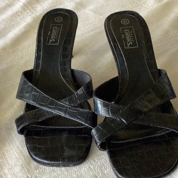 2 pair Basic Editions Crocodile Embossed 2” Heel Strappy Sandals in Pink/Black - Picture 5 of 11